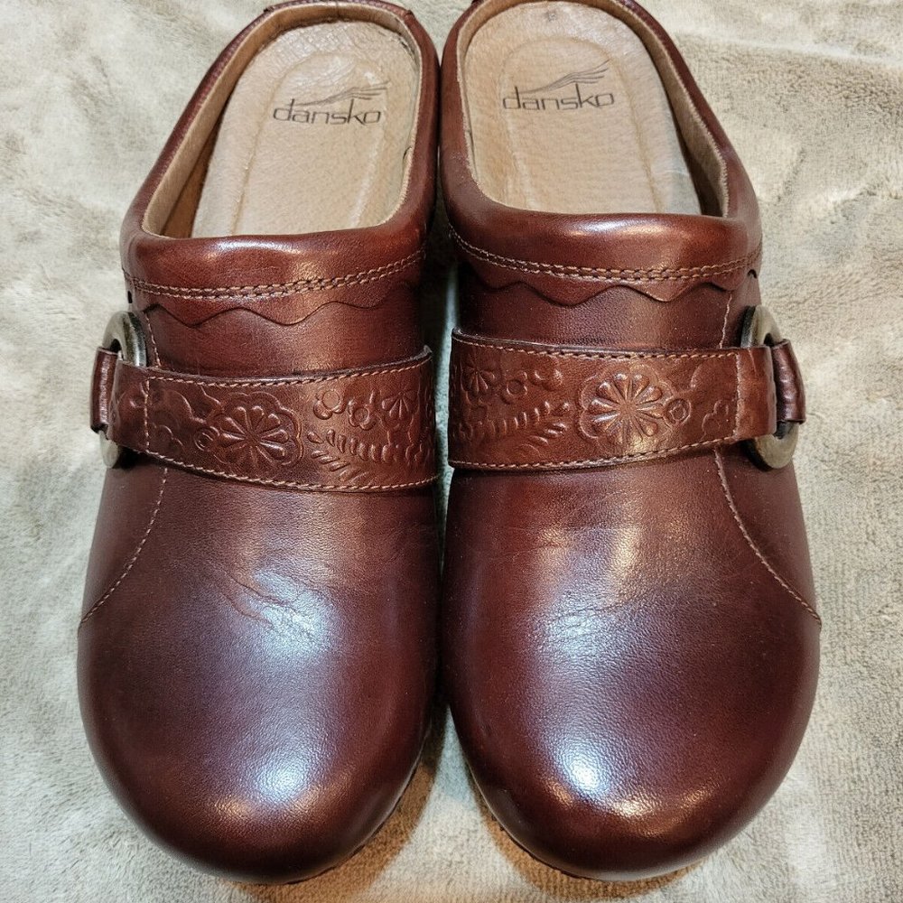 Dansko "Hattie" Burnished Full Grain Mahogany Clog - Size 40
